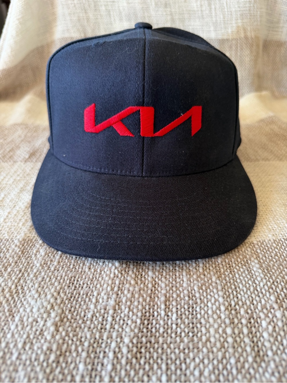 Kia Motors Logo 210 Fitted Hat Cap Black Red Embroidered 7 1/4-7 5/8